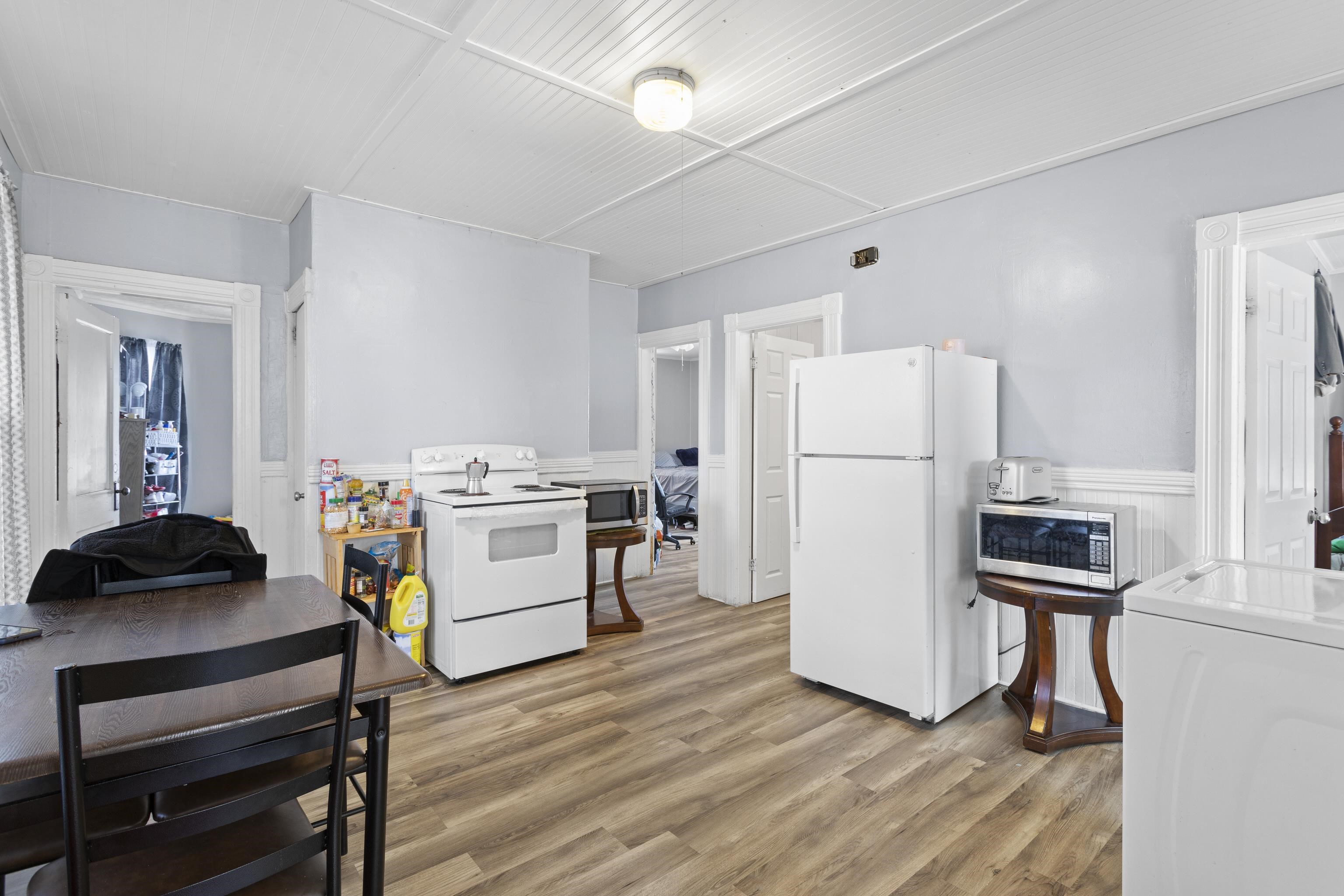 214 Bremer Street Manchester, NH 03102 - Photo 12 of 41