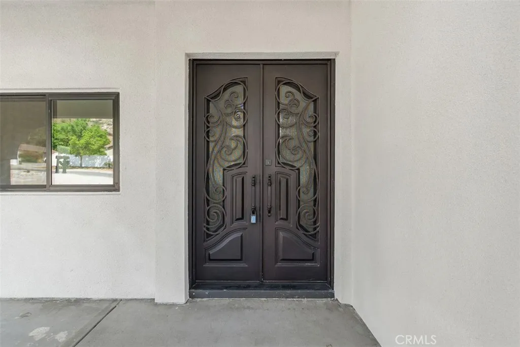 4477 Gilchrist Drive Riverside, CA 92505 - Photo 3 of 33