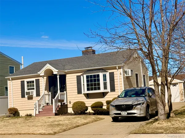 $535,000 | 68 Robert Street, Freeport, NY 11520