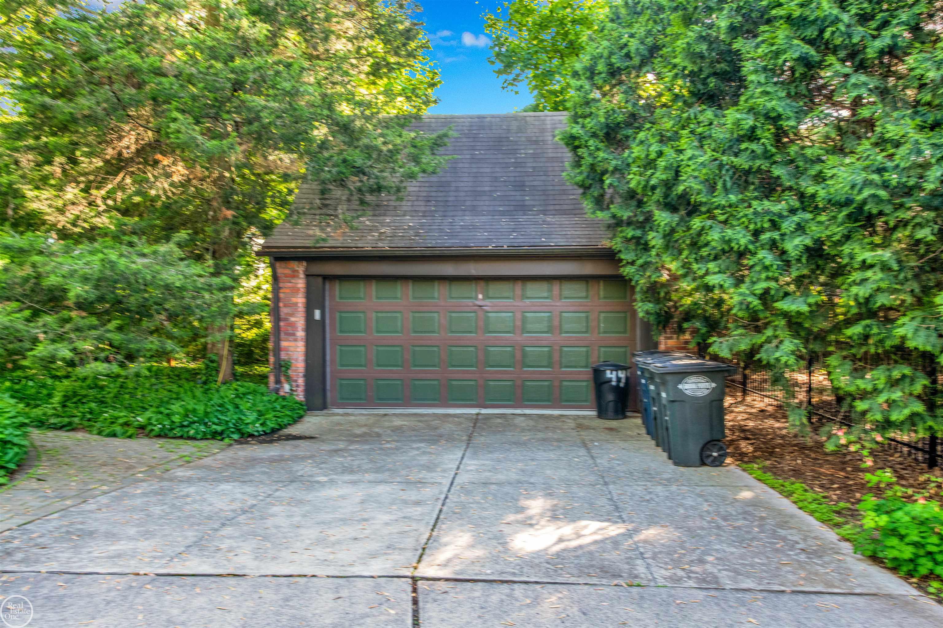 449 Lincoln Road Grosse Pointe, MI 48230 - Photo 5 of 37