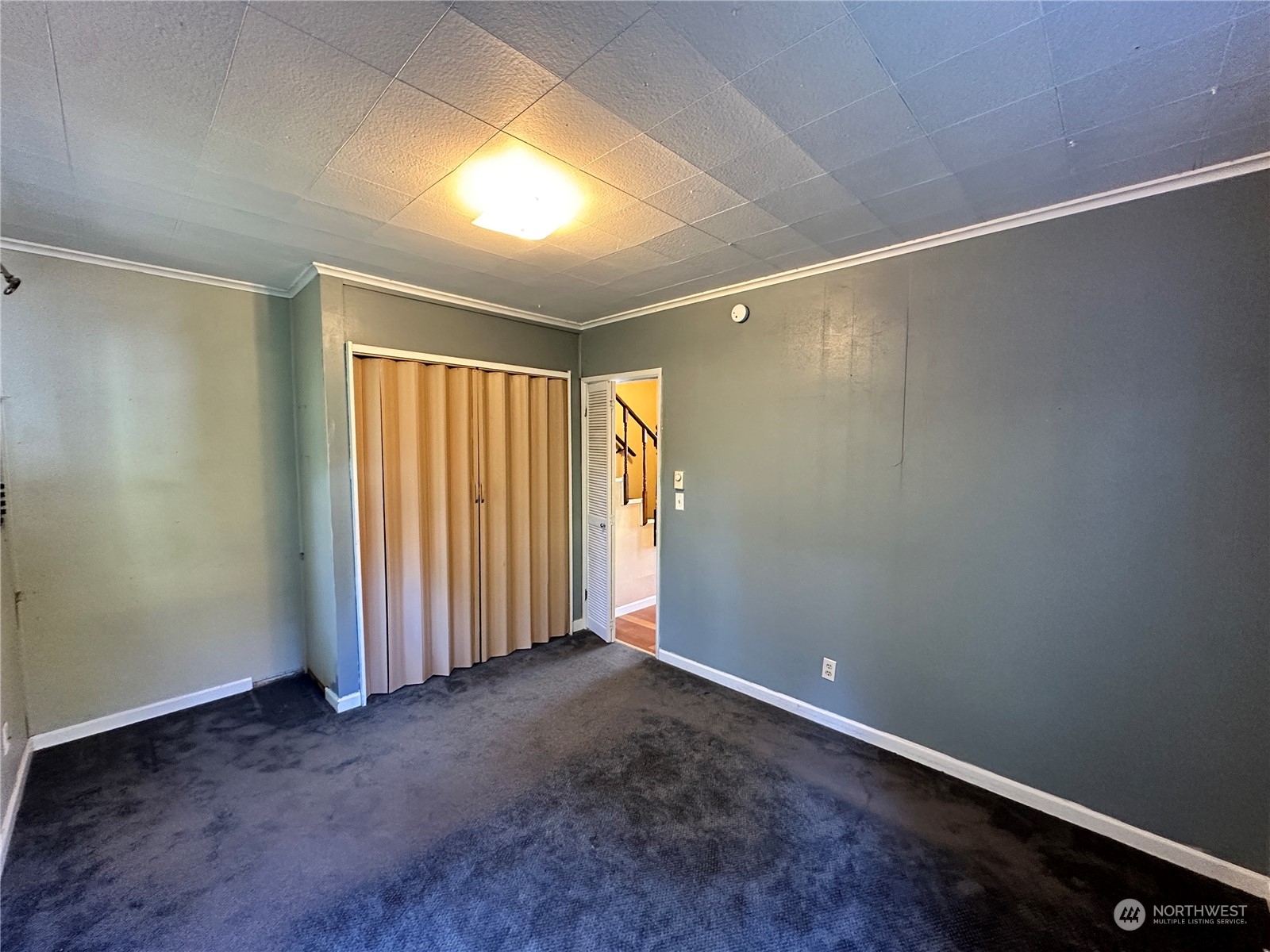 51 East Runnion Road Sequim, WA 98382 - Photo 14 of 40 an empty room with windows