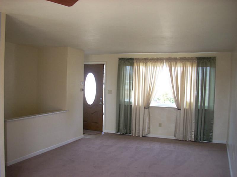 830 Lindsay Road Carnegie, PA 15106 - Photo 2 of 10 Living Room.