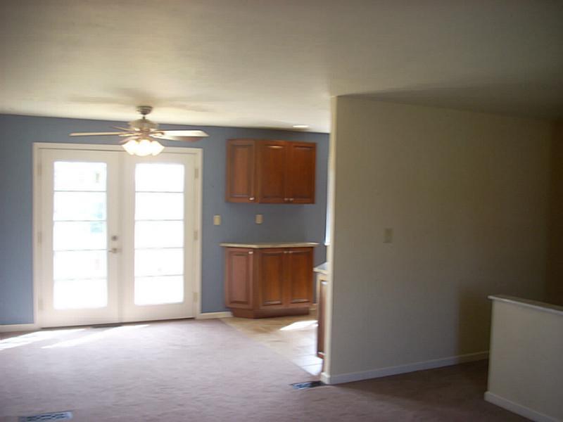 830 Lindsay Road Carnegie, PA 15106 - Photo 3 of 10 Living Room.