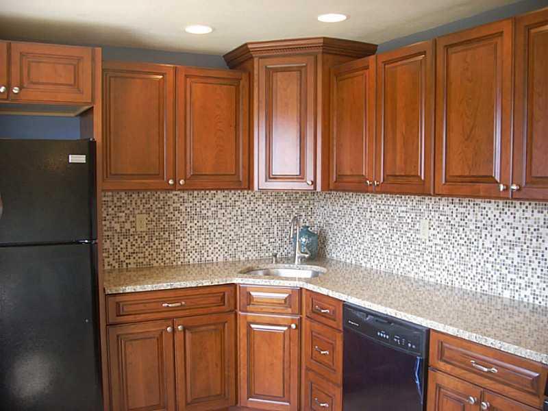 830 Lindsay Road Carnegie, PA 15106 - Photo 5 of 10 Kitchen.