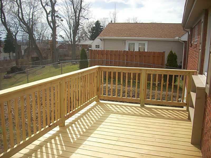 830 Lindsay Road Carnegie, PA 15106 - Photo 8 of 10 Patio/Deck.