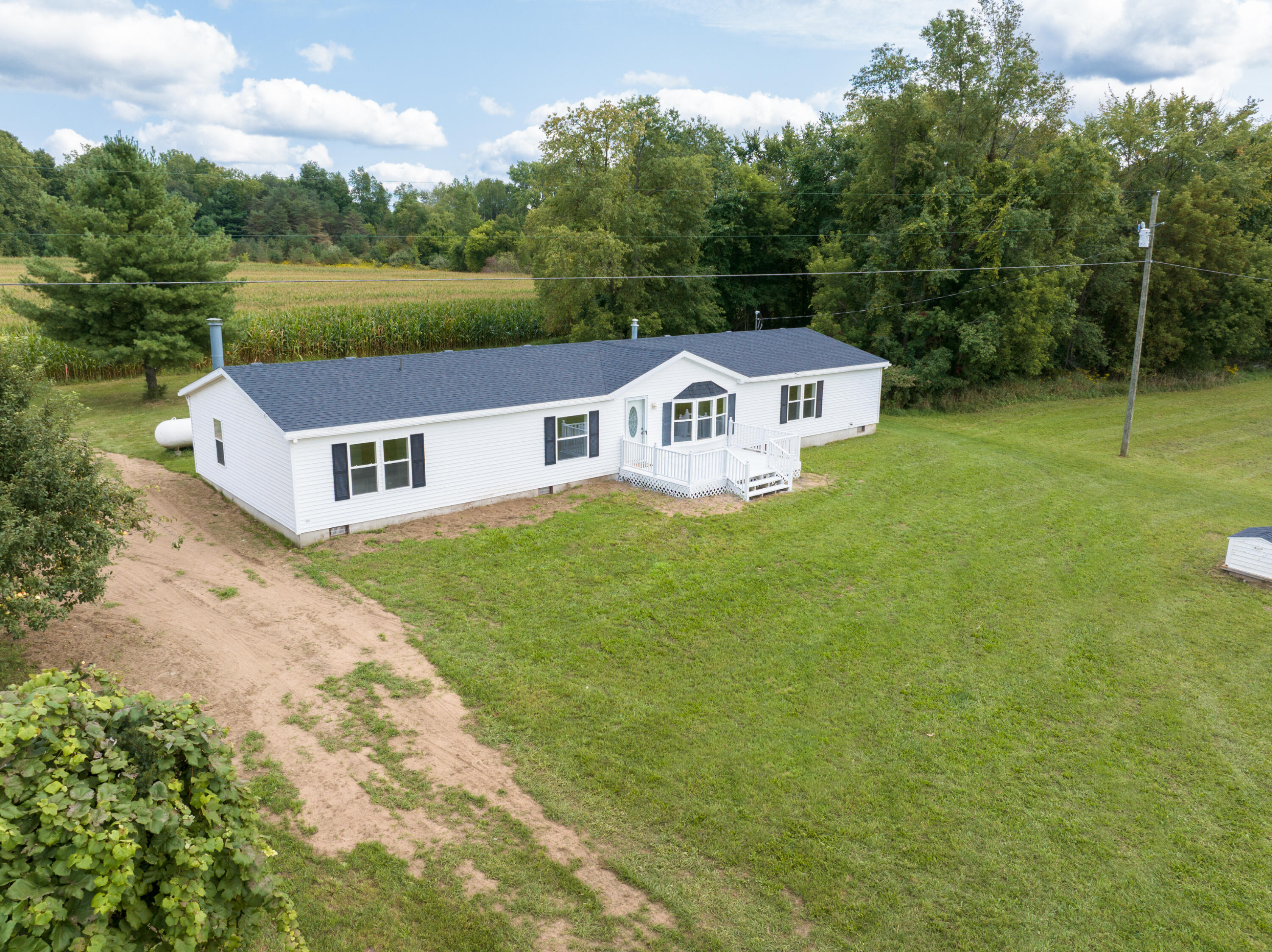 8699 South Coldwater Road Blanchard, MI 49310 - Photo 33 of 46 DJI_20230910084618_0336_D