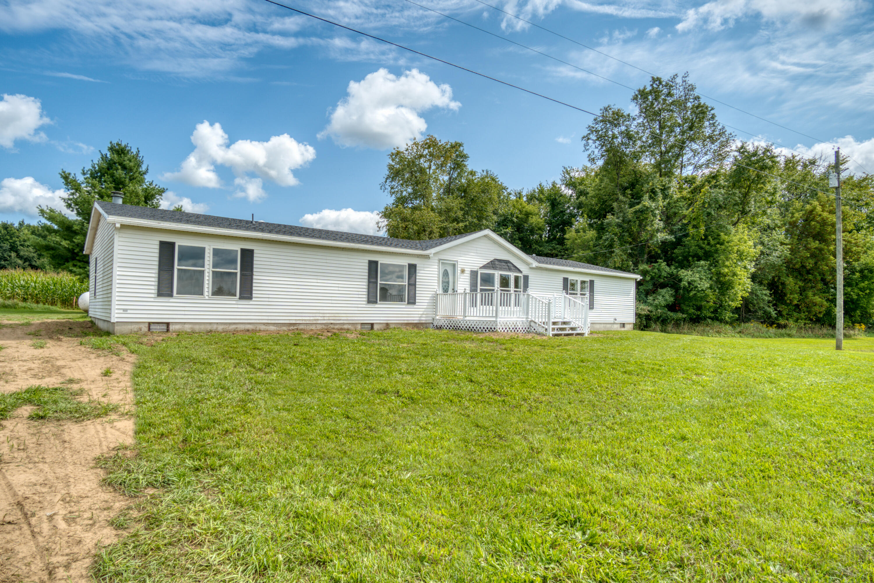 8699 South Coldwater Road Blanchard, MI 49310 - Photo 5 of 46 DSC07744_3