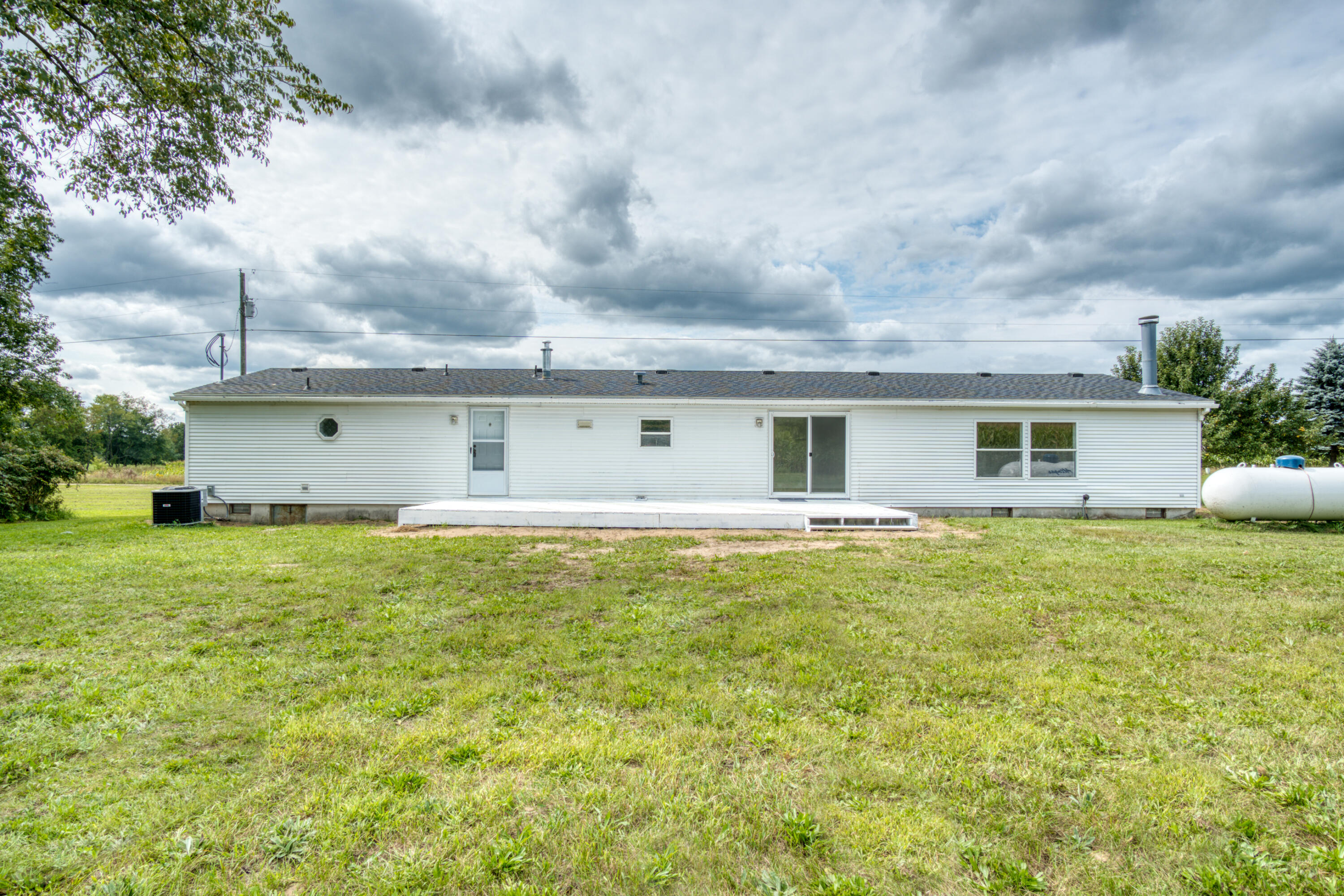 8699 South Coldwater Road Blanchard, MI 49310 - Photo 6 of 46 DSC07756_6