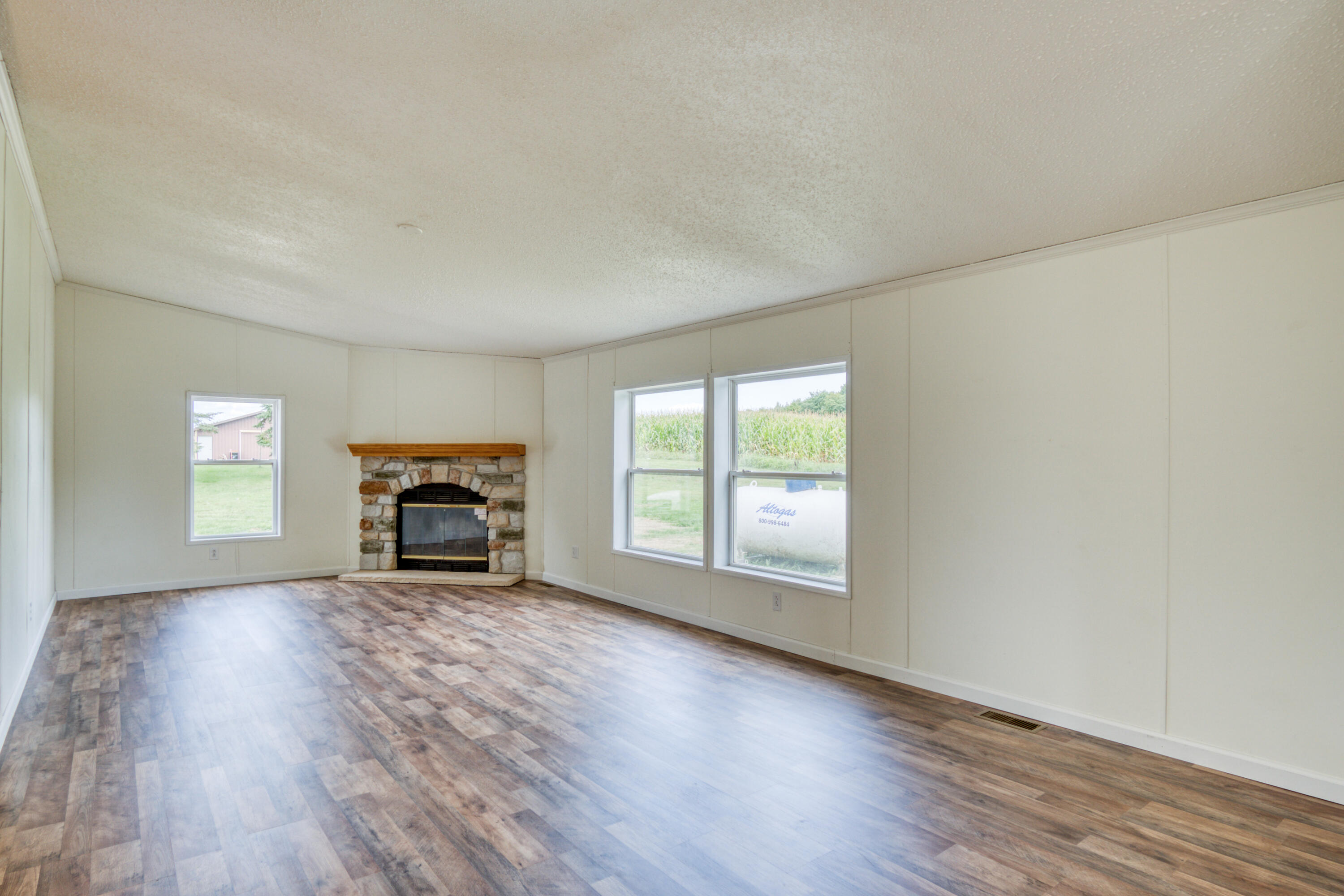 8699 South Coldwater Road Blanchard, MI 49310 - Photo 10 of 46 DSC07819_17