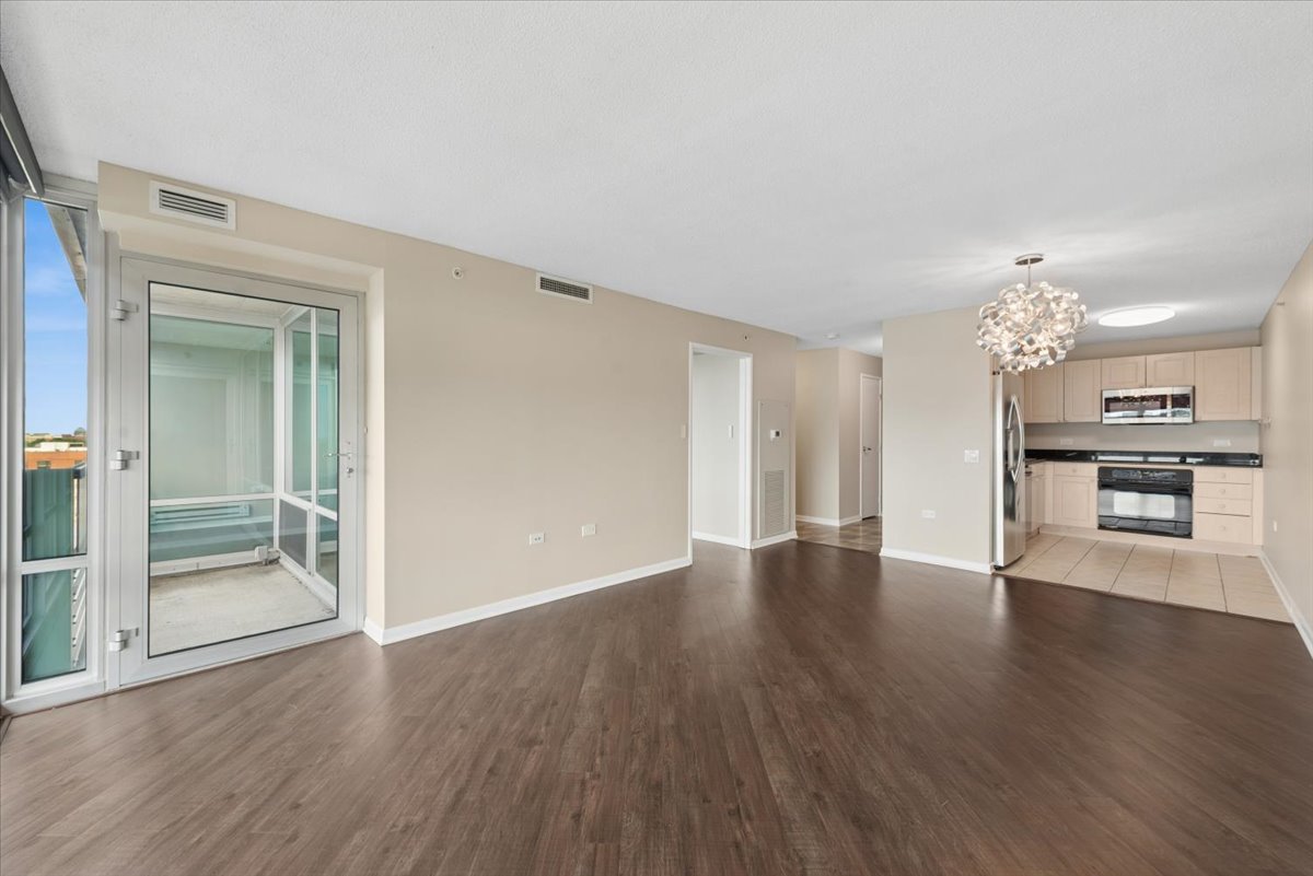800 Elgin Road, Unit 1412 Evanston, IL 60201 - Photo 5 of 17