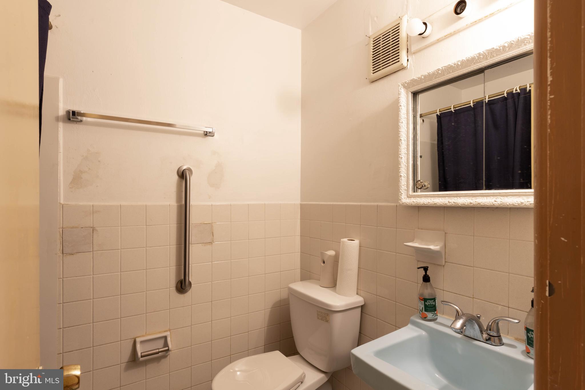 12514 Knights Road Philadelphia, PA 19154 - Photo 26 of 35 Unit 1, bathroom