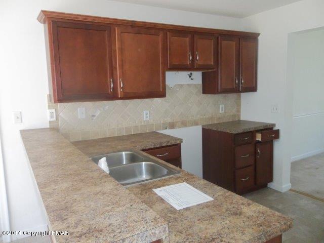 8149 Mayfair Road Tobyhanna, PA 18466 - Photo 8 of 22 island