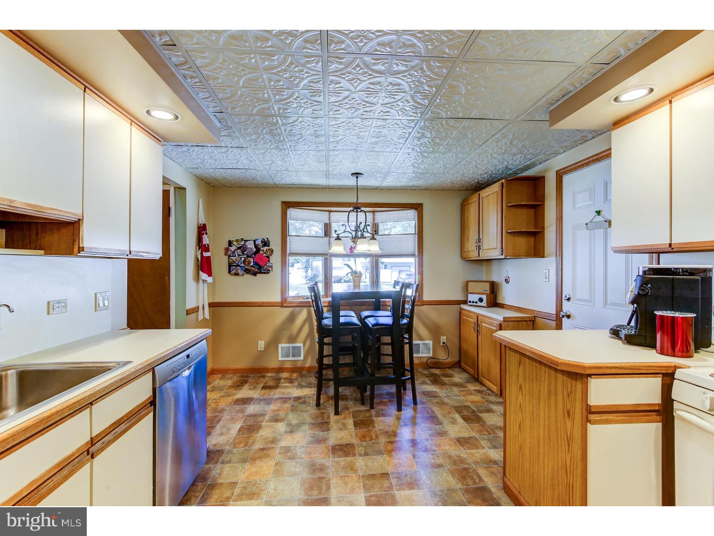 246 George Dye Road Hamilton Square, NJ 08690 - Photo 12 of 25 Kitchen