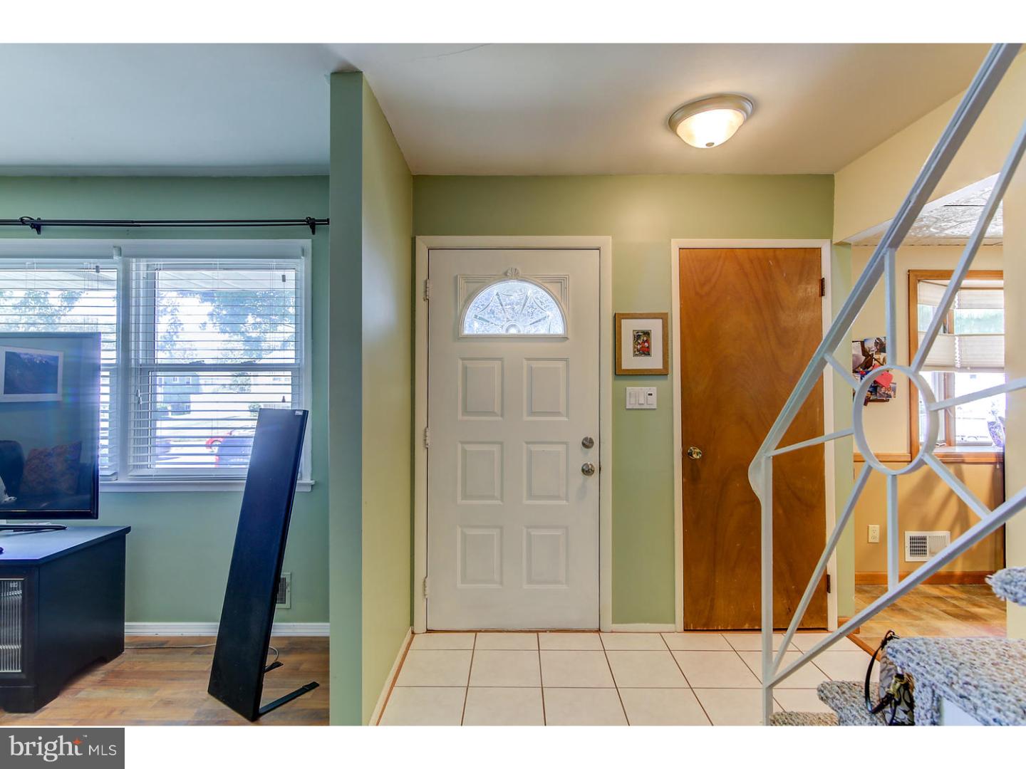 246 George Dye Road Hamilton Square, NJ 08690 - Photo 5 of 25 Foyer