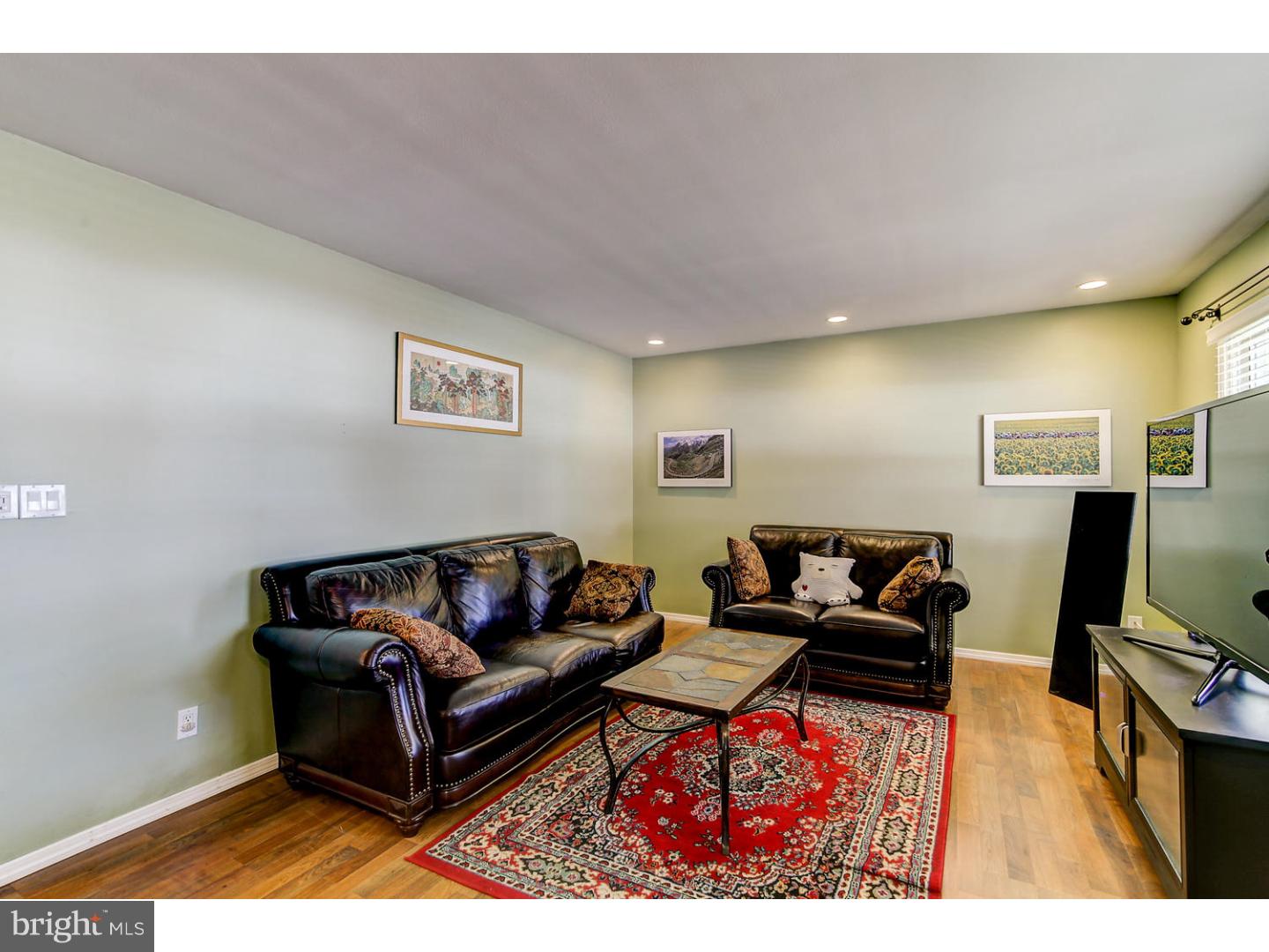 246 George Dye Road Hamilton Square, NJ 08690 - Photo 7 of 25 Living Room
