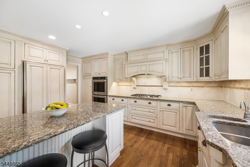 45 Acorn Road Watchung, NJ 07069 - Photo 8 of 40
