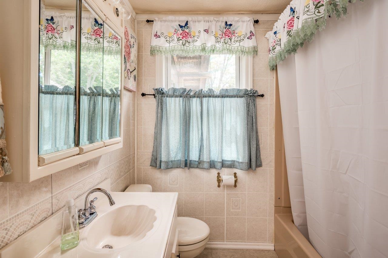 15 Chamberlain Street Rochester, NH 03867 - Photo 13 of 25