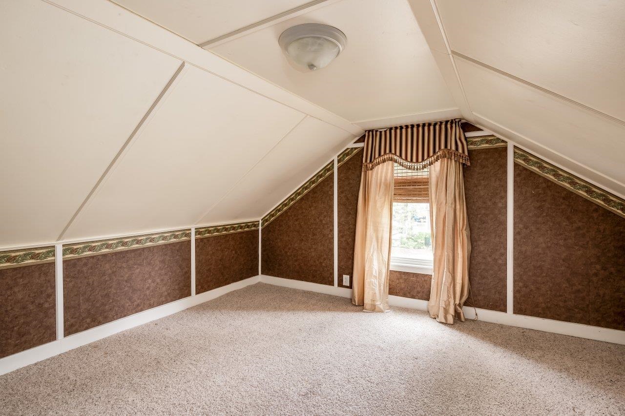 15 Chamberlain Street Rochester, NH 03867 - Photo 17 of 25