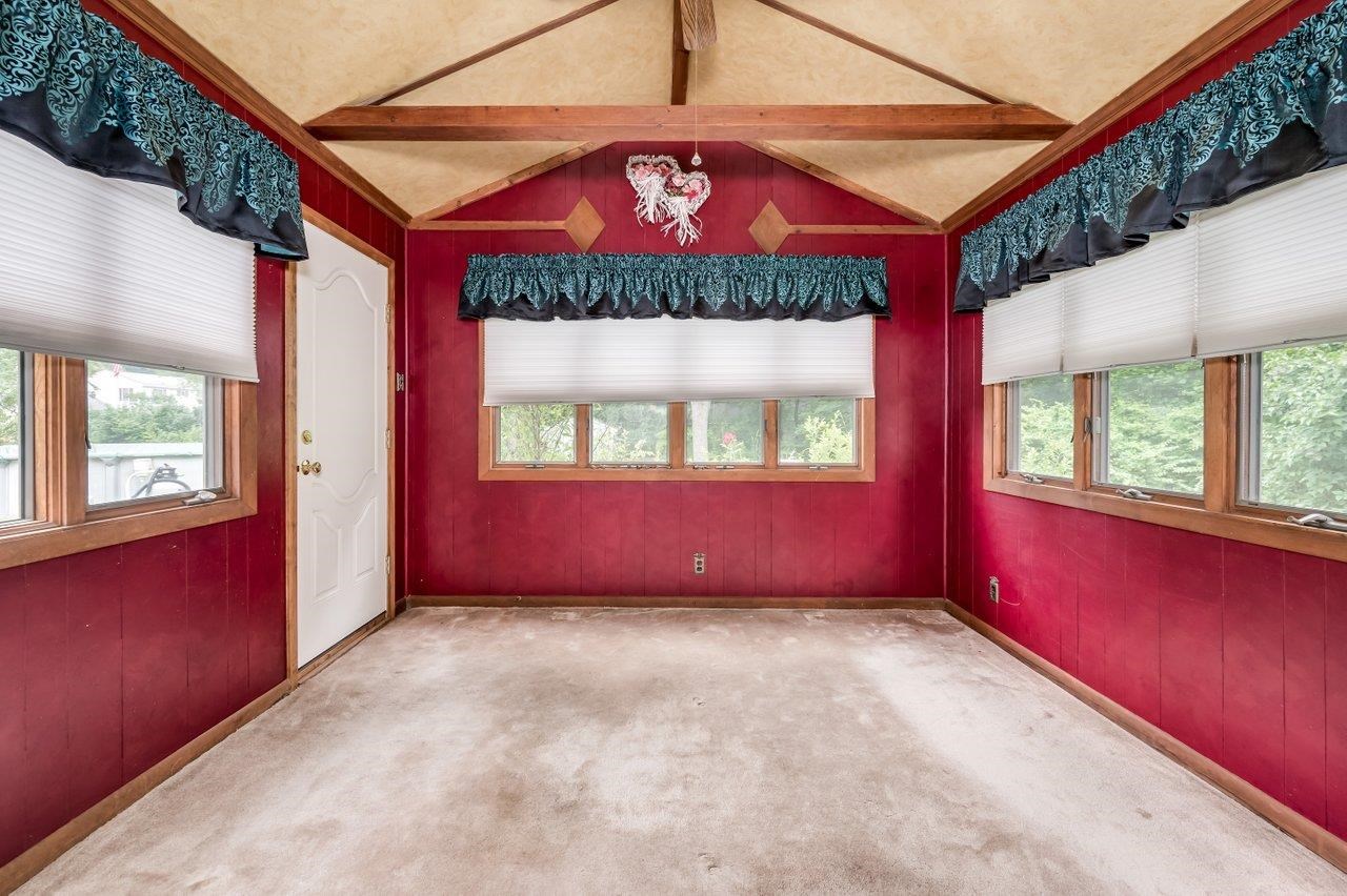 15 Chamberlain Street Rochester, NH 03867 - Photo 5 of 25