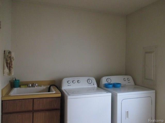 651 Leveque Circle Carleton, MI 48117 - Photo 14 of 17 14.JPG