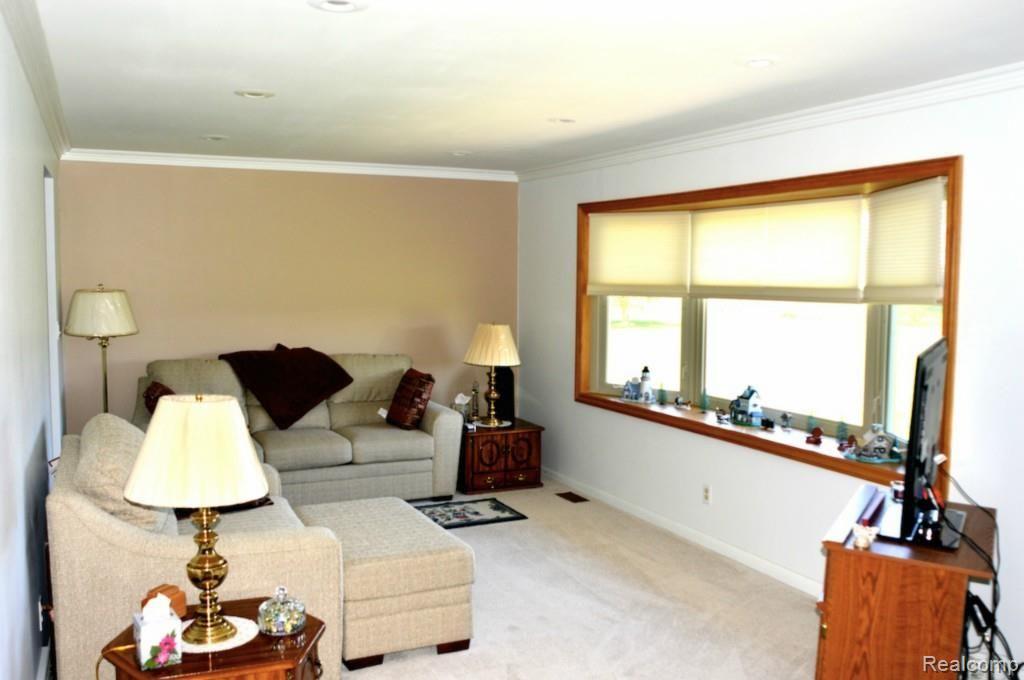 24320 Pratt Road Armada, MI 48005 - Photo 5 of 29 DSC_0525.jpg