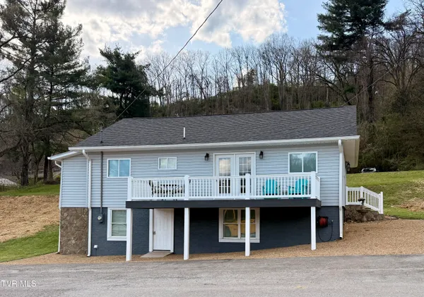 $198,000 | 16540 Tazewell Street, St. Paul, VA 24283