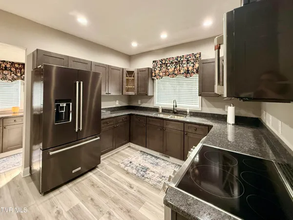 $198,000 | 16540 Tazewell Street, St. Paul, VA 24283