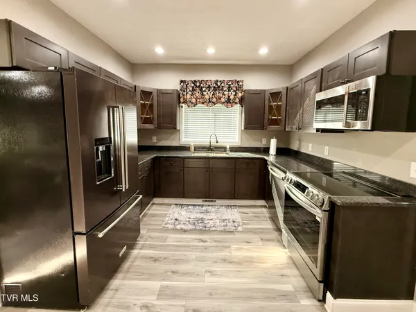 $198,000 | 16540 Tazewell Street, St. Paul, VA 24283