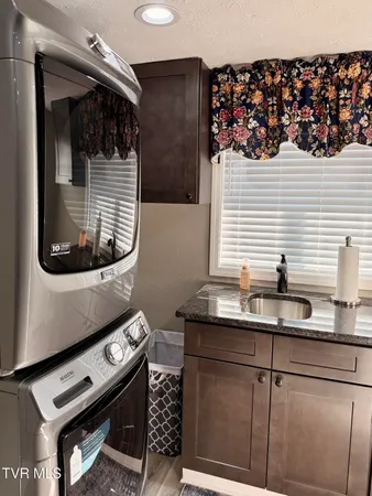 $198,000 | 16540 Tazewell Street, St. Paul, VA 24283