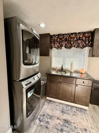 $198,000 | 16540 Tazewell Street, St. Paul, VA 24283