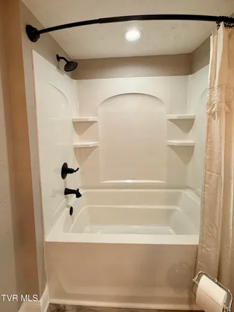 $198,000 | 16540 Tazewell Street, St. Paul, VA 24283