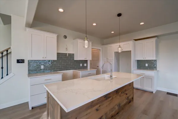 $469,900 | 4157 Fox Frst Way, DeForest, WI 53532