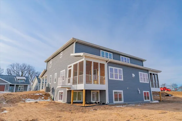 $469,900 | 4157 Fox Frst Way, DeForest, WI 53532