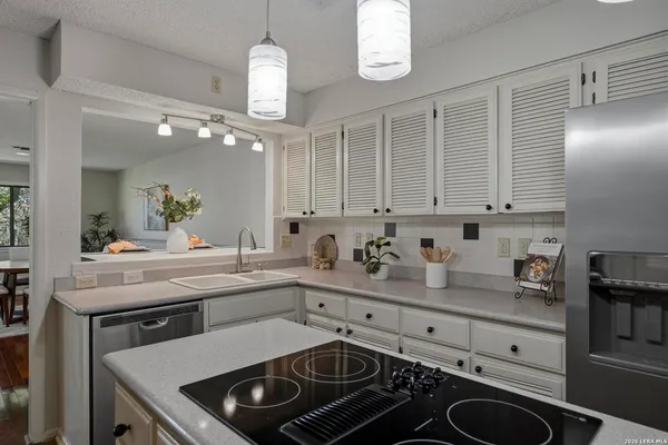 $475,000 | 29307 Summit Ridge Drive, Fair Oaks Ranch, TX 78015