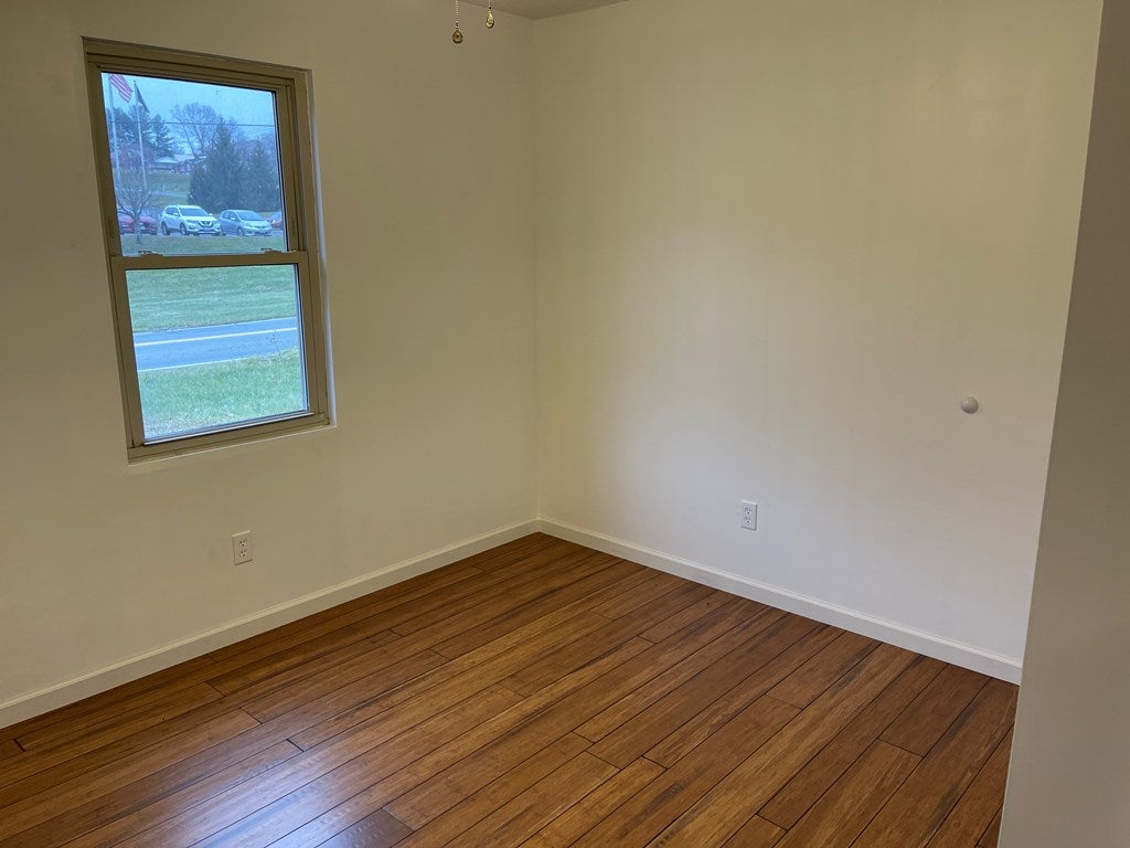 104 Cliffview Road Galax, VA 24333 - Photo 9 of 11 Gallery Image 9