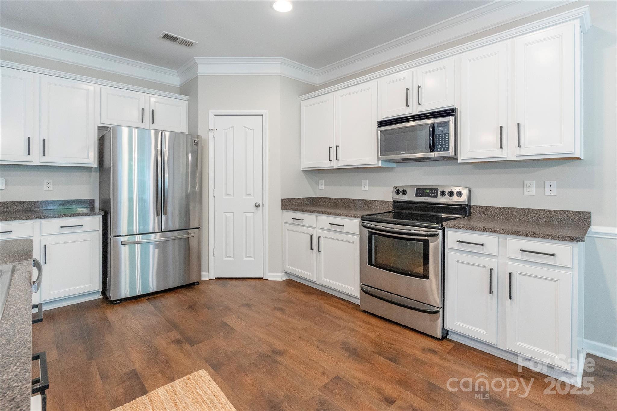 13015 Rothe House Road Charlotte, NC 28273 - Photo 11 of 34 Gallery Image 11