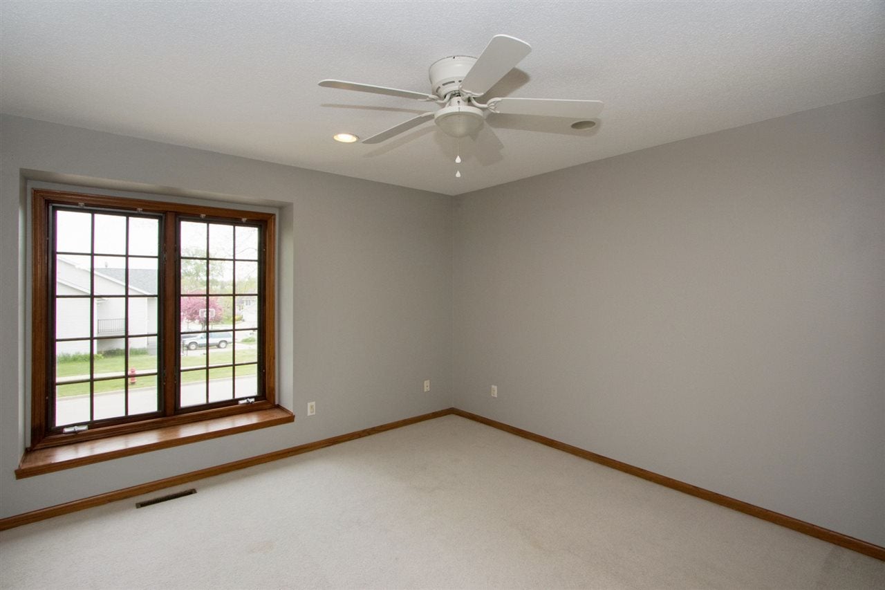 1327 Coll Drive Iowa City, IA 52246 - Photo 17 of 23 Gallery Image 17