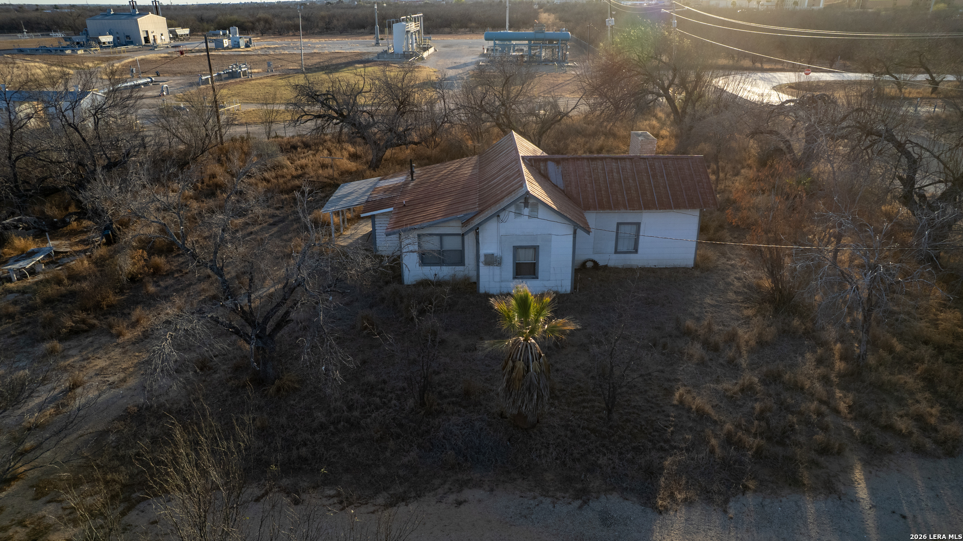 214 Cox Lane Road Carrizo Springs, TX 78834 - Photo 28 of 31 a house view with a outdoor space