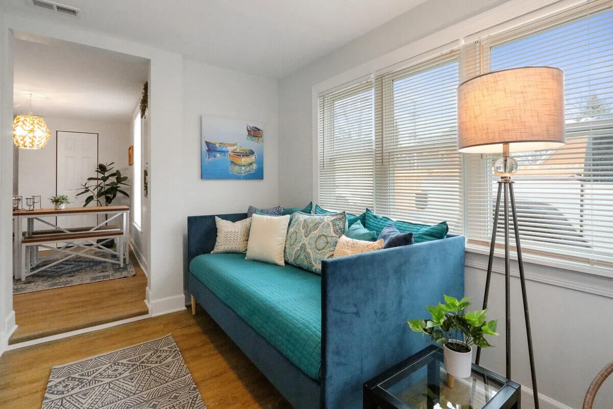 816 Wisconsin Street Lake Geneva, WI 53147 - Photo 4 of 10 twin day bed