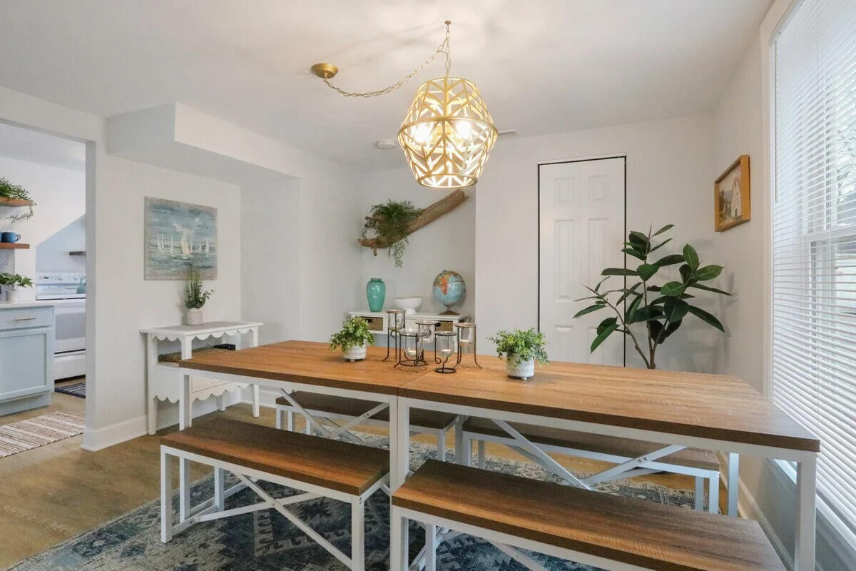 816 Wisconsin Street Lake Geneva, WI 53147 - Photo 7 of 10 dining room