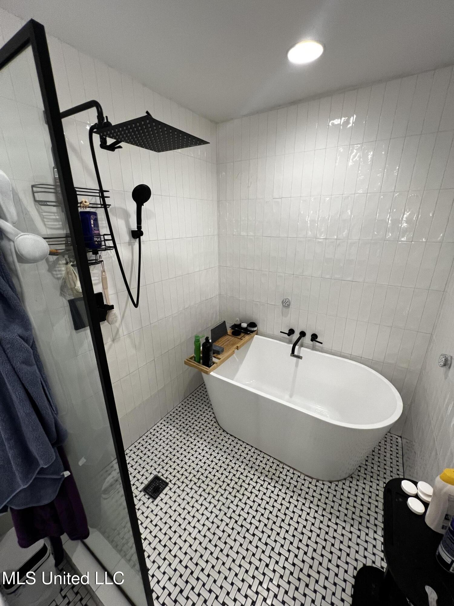 110 Oakview Road Brookhaven, MS 39601 - Photo 17 of 17 Primary Bath again