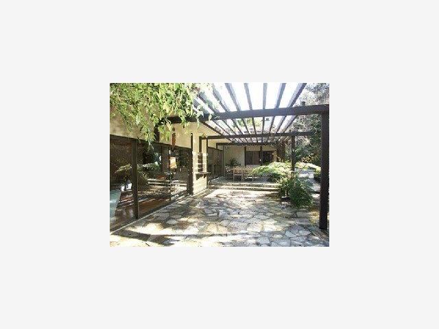 280 Robin Road Hillsborough, CA 94010 - Photo 8 of 8 a picture of a very nice looking building