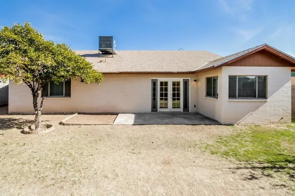 $2,625 | 840 South 21st Street, Mesa, AZ 85204