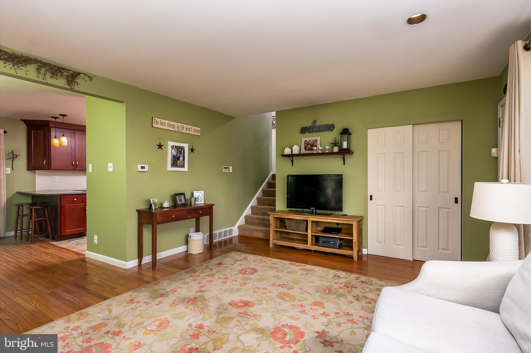 105 Pelham Road North Voorhees, NJ 08043 - Photo 4 of 19 Living Room