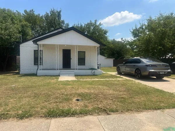 $1,500 | 623 South Ruddell Street, Denton, TX 76205
