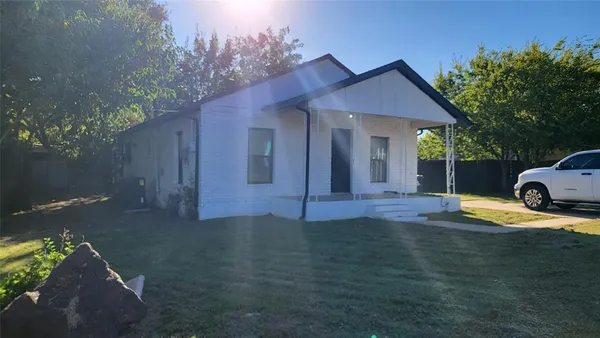 $1,500 | 623 South Ruddell Street, Denton, TX 76205