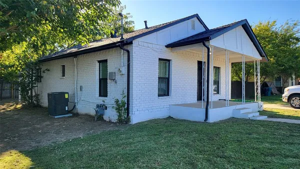 $1,500 | 623 South Ruddell Street, Denton, TX 76205