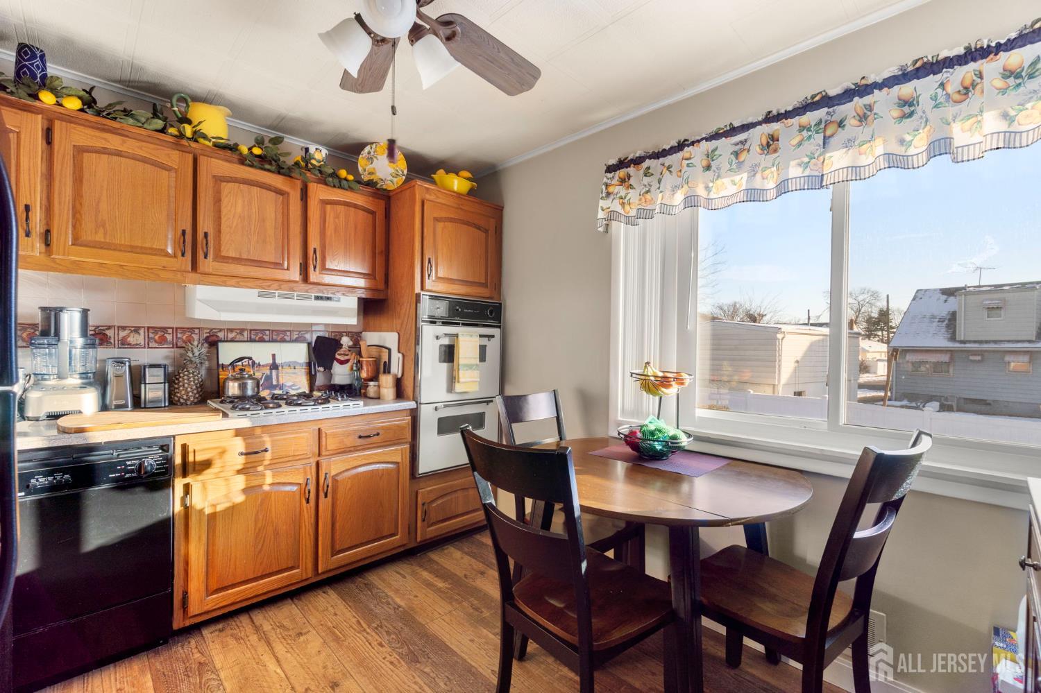 63 Tennyson Street Carteret, NJ 07008 - Photo 10 of 19