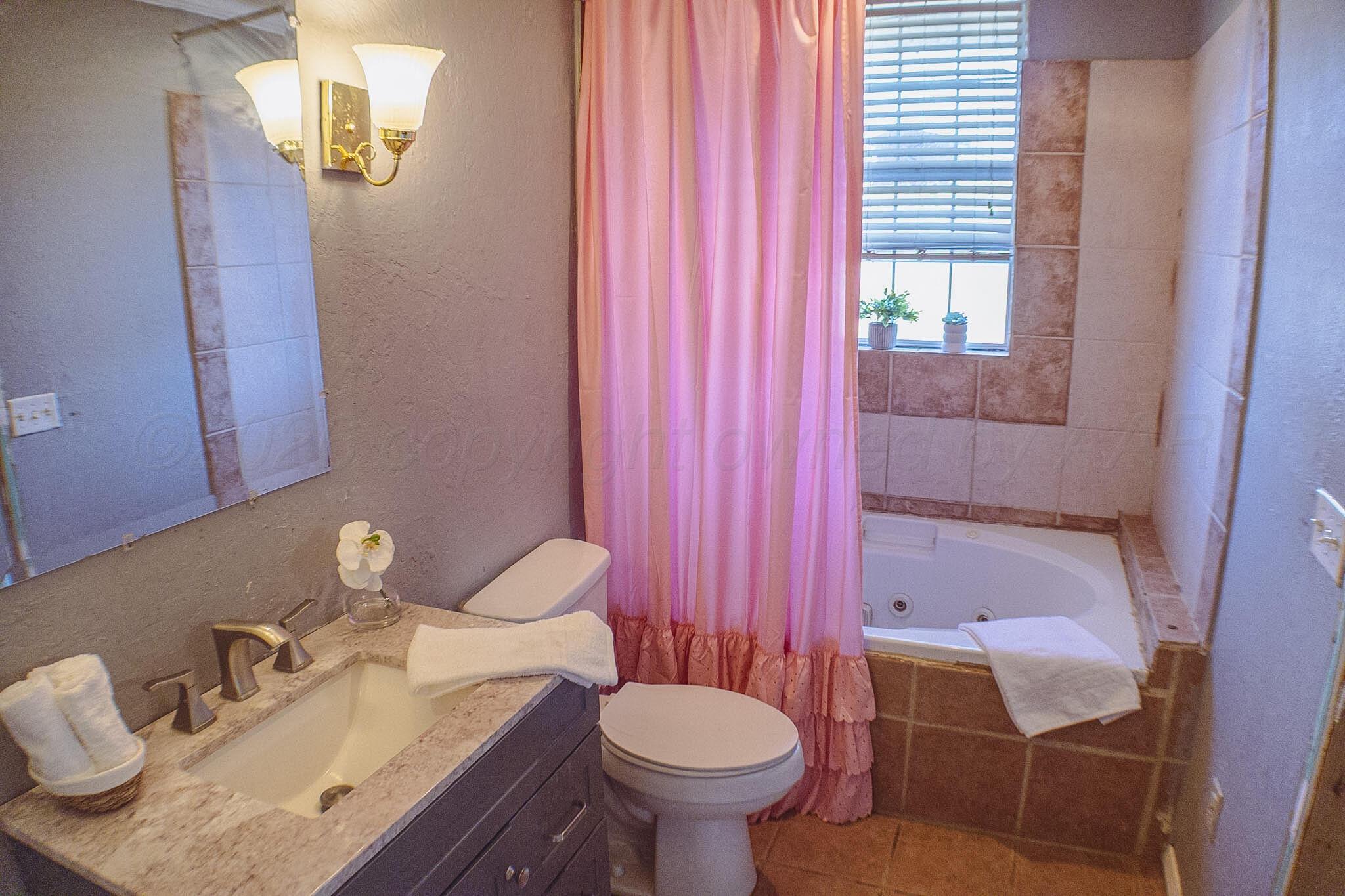 4203 South Bonham Street Amarillo, TX 79110 - Photo 9 of 13 IMG_3022