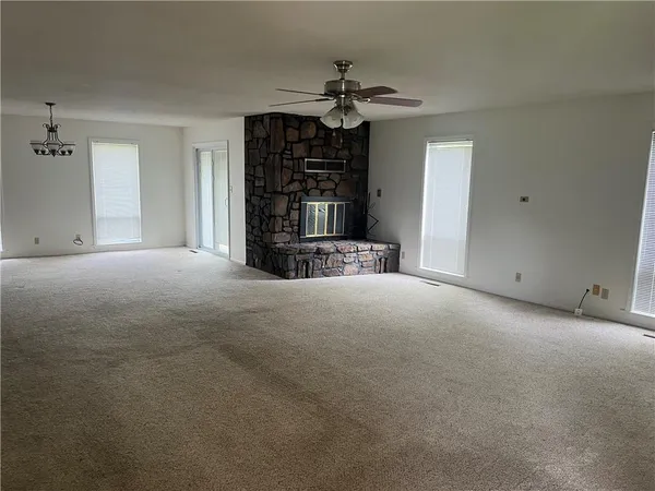 $165,000 | 7 Hillcrest Village, Pittsburg, KS 66762